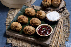 Chicken Schezwan Momos [6 Pieces]