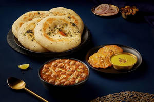 Amritsari Pindi Choley, Kulcha & Dessert Meal [Serves 2]