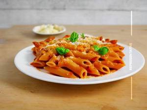Sweet Spicy & Creamy Pasta (Penne)