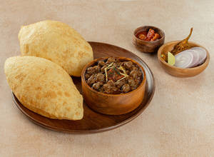 Chole Bhature (desi Ghee) With Gulab Jamun