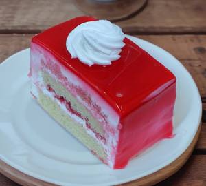Strawberry Pastry Eggless