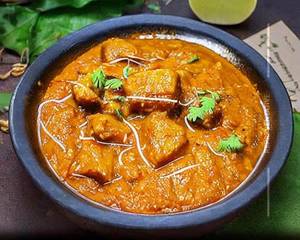 Soya Tawa Chaap Gravy 