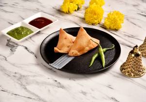 Paneer Tikka Samosa