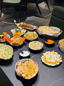 Combo Food Packed For 6 People