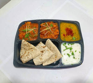 Kadai Chicken With Bread