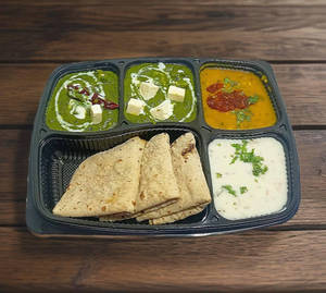 Palak Paneer With Choice Of Bread