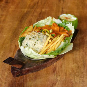 Paneer Shashlik Sizzler In Makhani Gravy