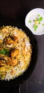 Hyderabadi Chicken Biryani [Raita]