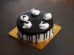 Eggless Chocolate Cool Cake