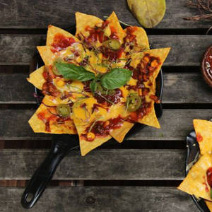 Nachos With Cheese & Salsa
