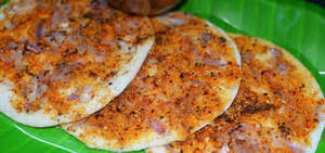 Onion Podi Uthappam 