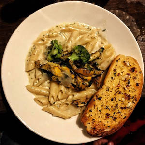 Veg Pasta Alfredo [White Sauce]