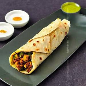 Egg bhurji roll