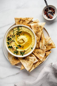 Baked Pita Crisps + Hummus