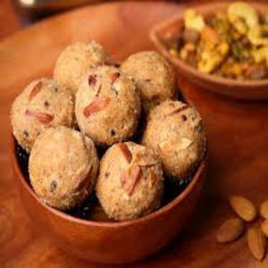 Atta Gond Laddoo