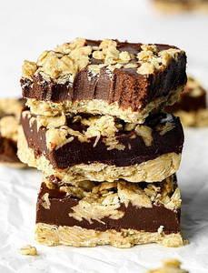 Chocolate Peanut Oat Bar