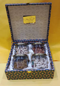 Classic Dry Fruit Box
