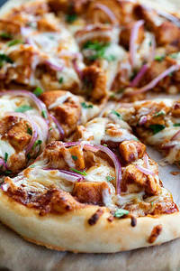 Schezwan Chicken Pizza