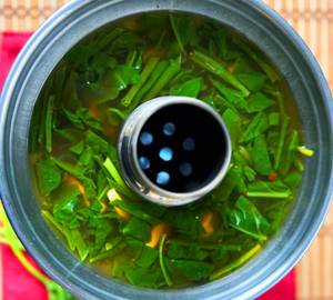 Clear spinach soup (serves 1/2)