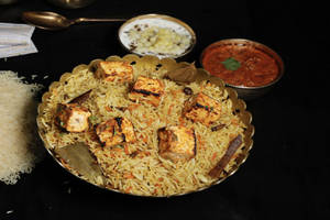 Paneer Tikka Dum Biryani Bucket [2500ml].