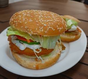 Chicken Cheese Crispy Burger