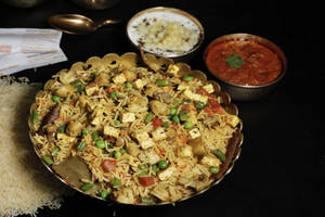 Vegetable Dum Biryani Bucket [2500ml].