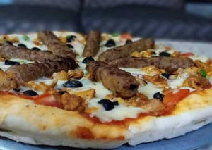 Chicken Seekh Kebab Pizza