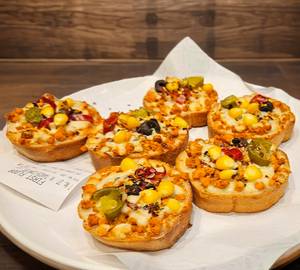Chicken Keema Cheese Garlic Bread [6 Pieces]