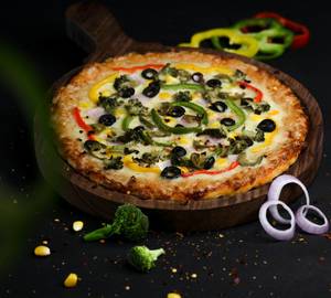 Onion capsicum pizza