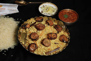 Chaap Tikka Dum Biryani Bucket [2500ml].
