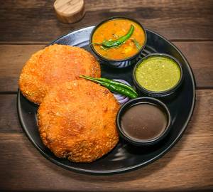 Rajasthani aloo pyaz kachori [2 piece]