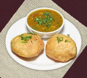 Kachori with sabzi [2 pieces]