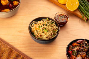 Veg Hakka Noodles With Chilli Oil