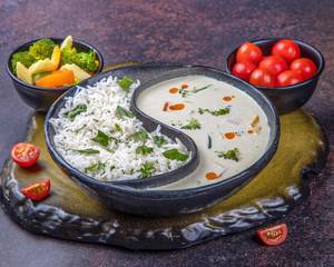 Green Thai Curry With Steamed Rice