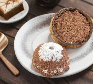 Ragi Chiratta Puttu + Green Gram Curry