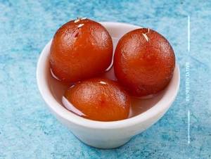 Garam Gulab Jamun