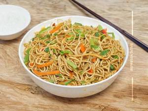 Veg hakka noodels 