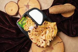 Paneer Paratha Thali