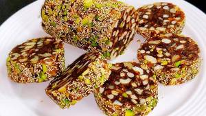 Khajur Roll