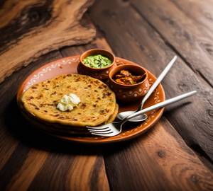 2 onion paratha with chole sabji and dahi