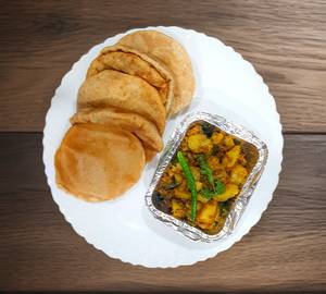 6 Poori with Dry Aloo Sabzi