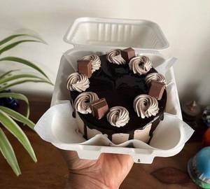 Kitkat Chocolate Bento Cake