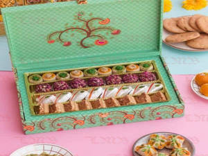 Exclusive Dry Fruit Gift Box