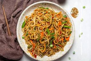 Veg Hakka Noodles