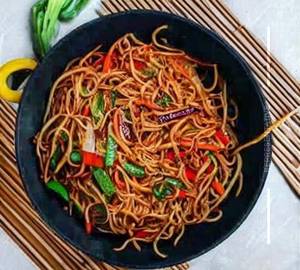 Schezwan veg noodles