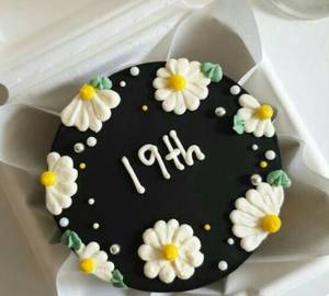 Chocolate Flower Bento Cake