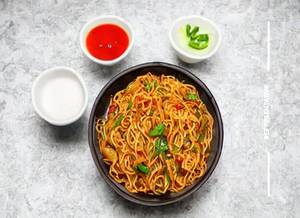 Schezwan Mushroom Noodles (Spicy)