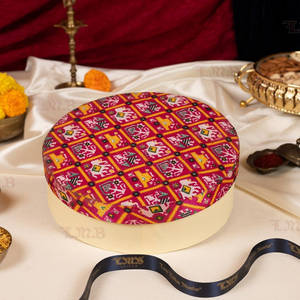 Special Paneer Ghewar (patola Box)