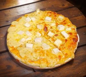 Paneer loded pizza