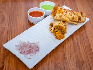Malai chicken tikka roll